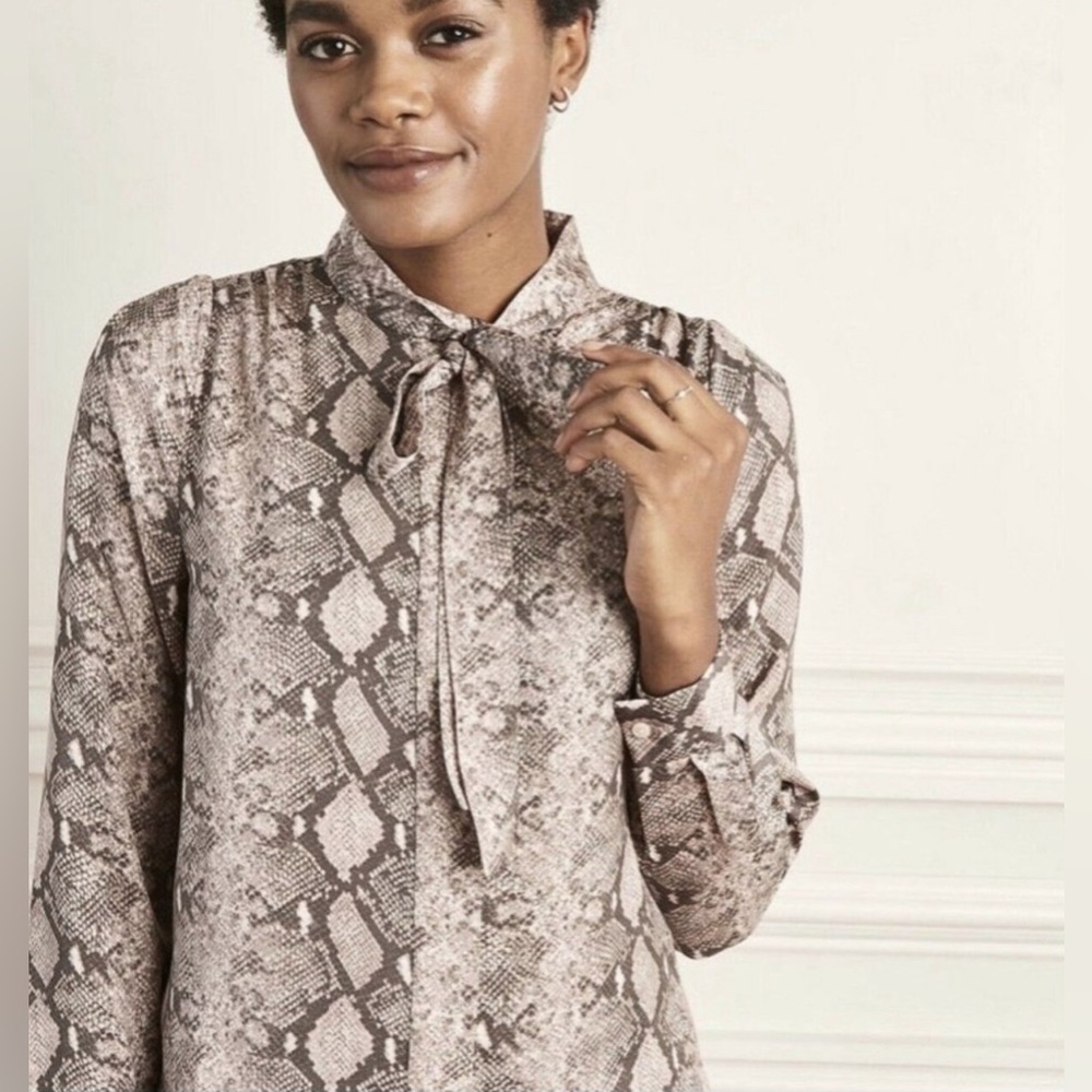 STELLA & DOT Snakeskin Print Neck Tie Long Sleeved Button Down Blouse - Picture 2 of 10
